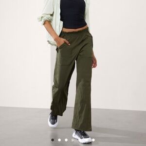 Athleta TREKKIE HIGH RISE PARACHUTE PANT